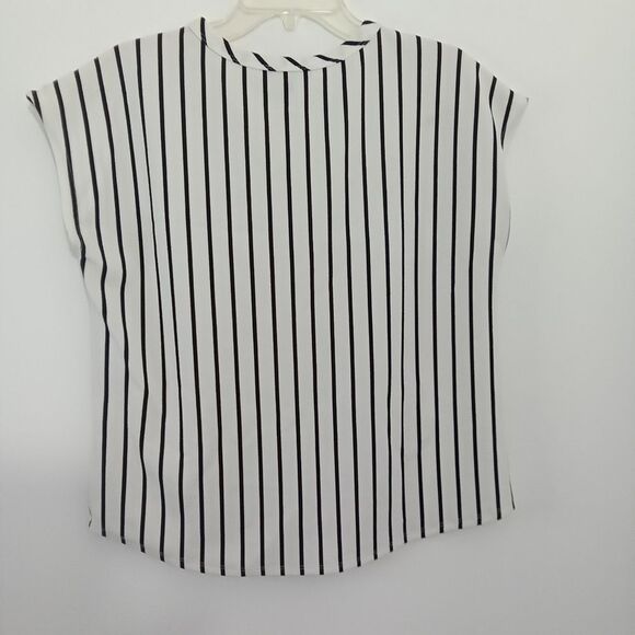 Moa Moa Womens Large Black and White striped  Pullover short Sleeve - Picture 6 of 10